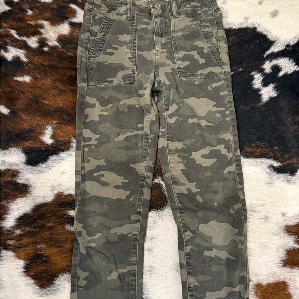 American Eagle Camouflage Cargo Pants